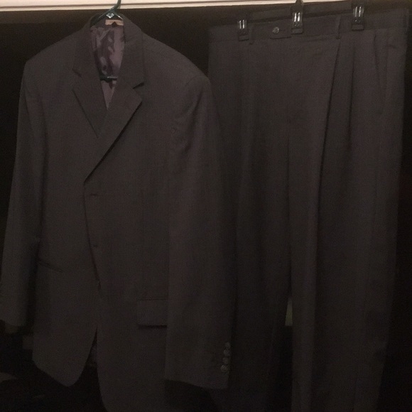 Men’s suit - Picture 1 of 1